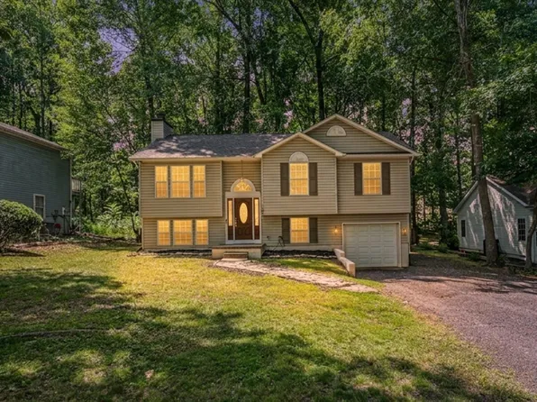 107 Butler Cir, Locust Grove, VA 22508