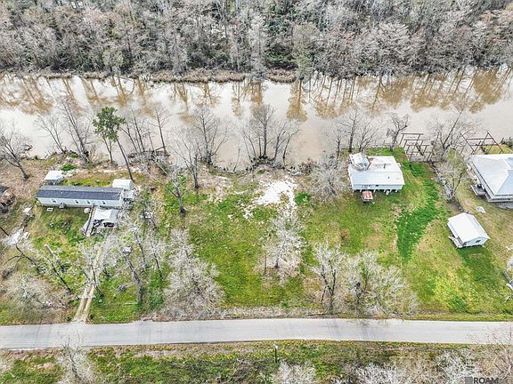 3rd image of 47846 Amite River Rd