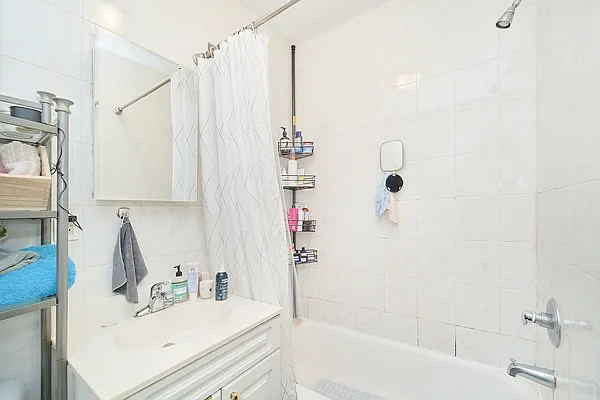 Rented by Living New York | media 18