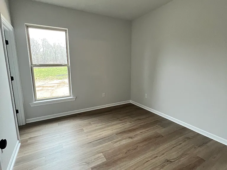 23511 Britton St — Photo 10