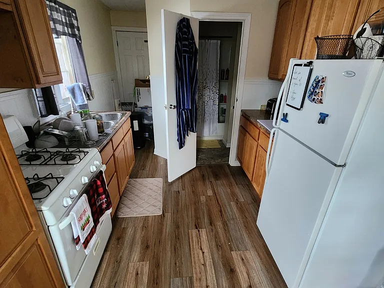 141 Main St #A — Photo 2