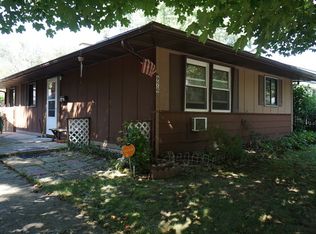 976 Osage Ct, Carpentersville, IL 60110