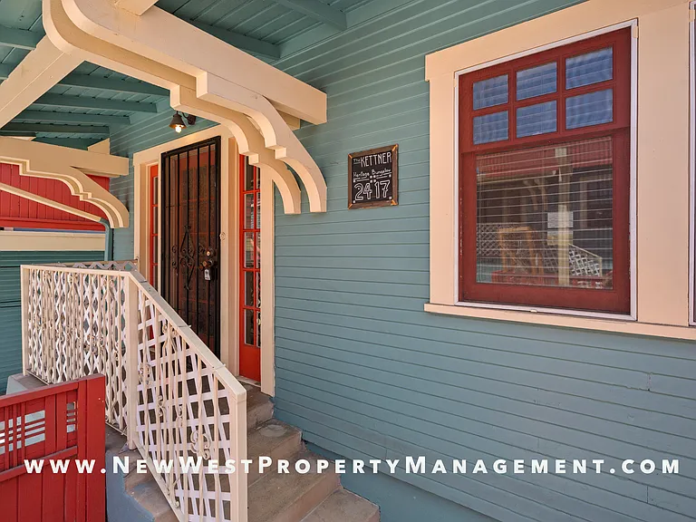 2417 Market St — Photo 10