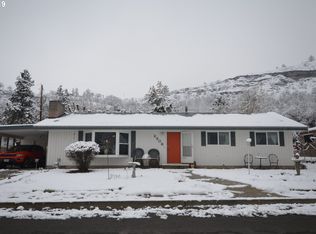 2306 W 14th St, The Dalles, OR