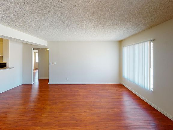 5th image of 2934 Francis Ave #303
