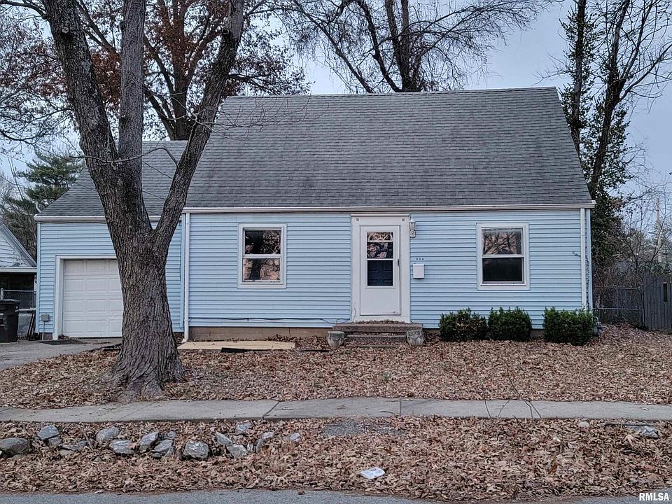 1st image of 904 W Linden St