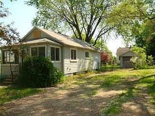 2nd image of 3989 Grace Ave