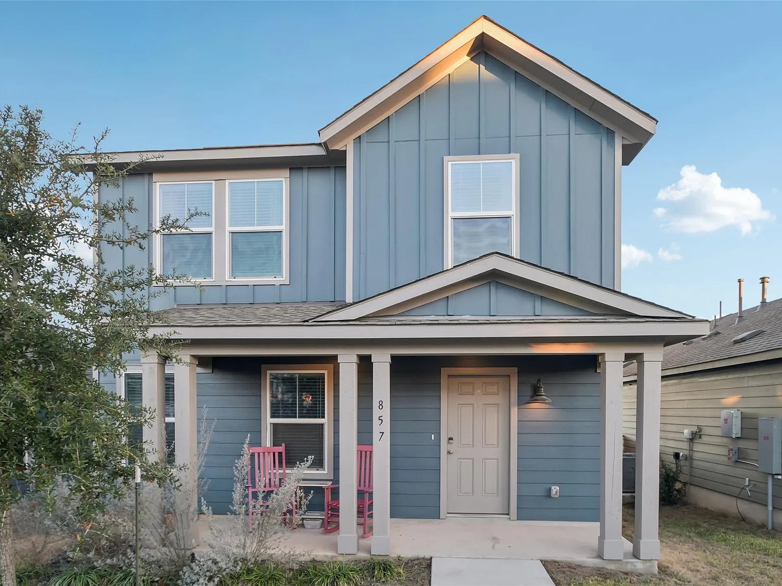 3 bed, 2.5 bath, 1434 sqft, $2,600 — Photo 1