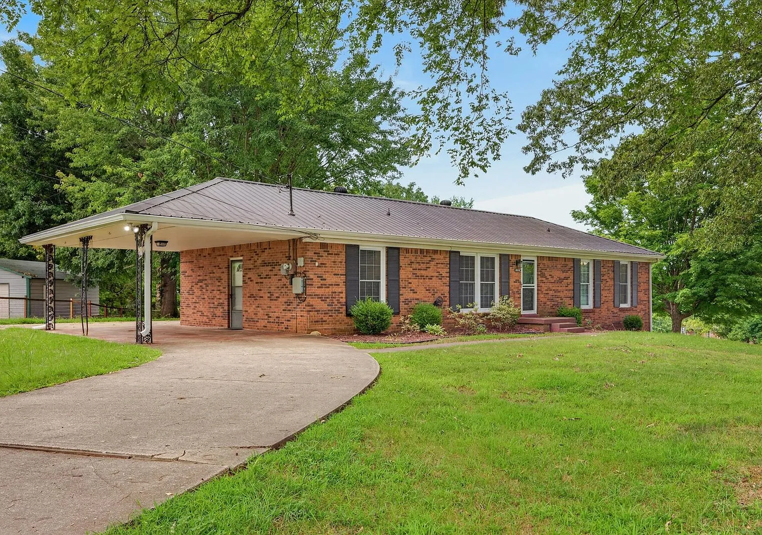 Updated & Pet Friendly! — Photo 2