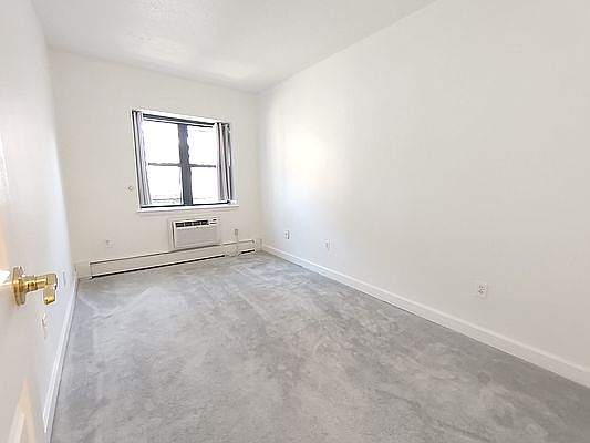 4th image of 73 E 118th St Fl 1