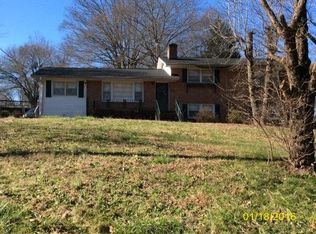 121 Montis Dr, Greenville, SC 29617