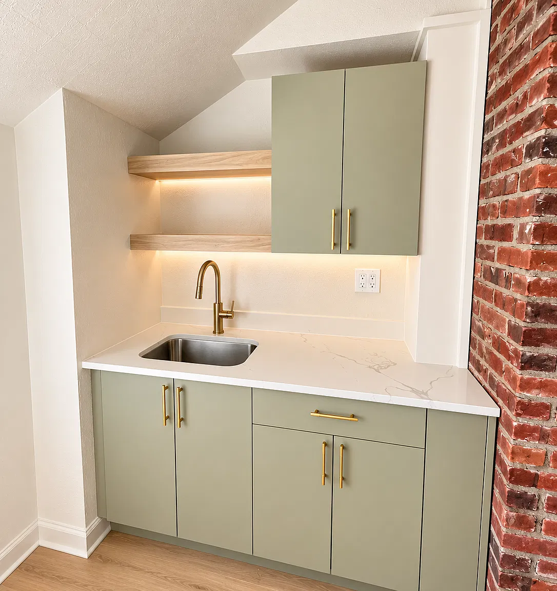 2 bed, 700 sqft, $2,200 — Photo 2