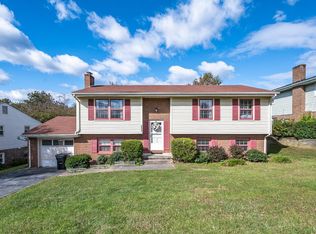 5537 N Lake Dr, Roanoke, VA 24019