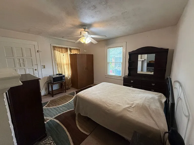 2340 Newnan St #2 — Photo 3