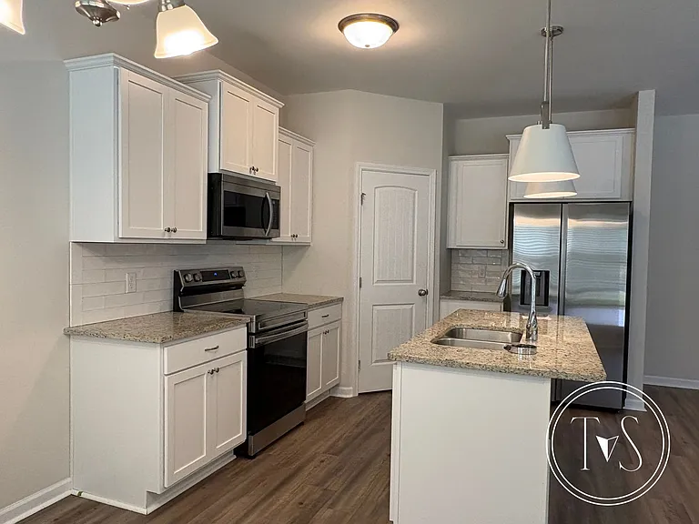 1110 Marne Blvd — Photo 5