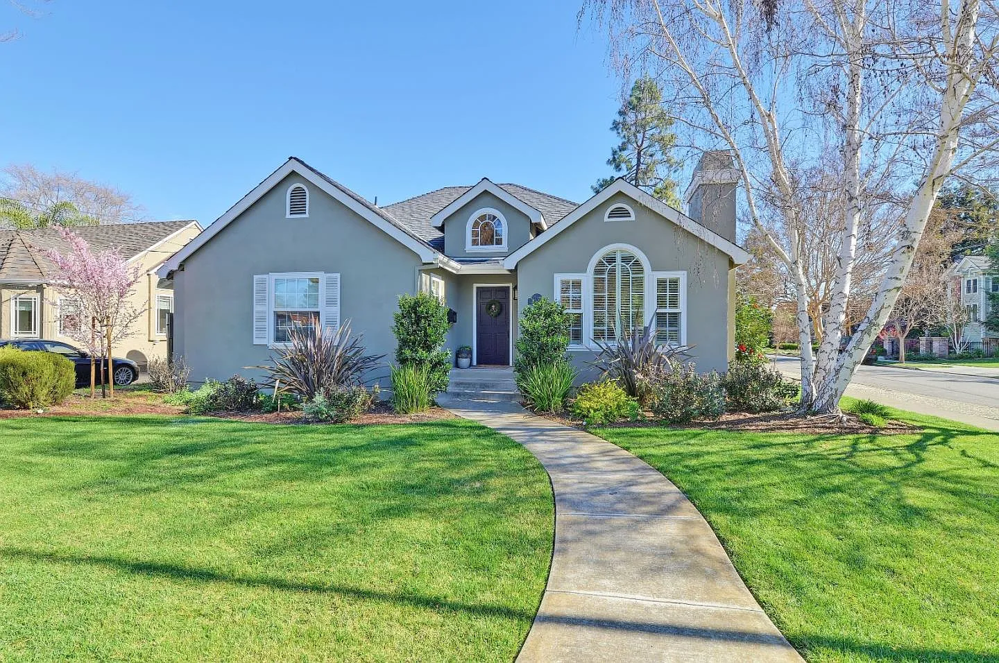 1548 Iris Ct photo 1