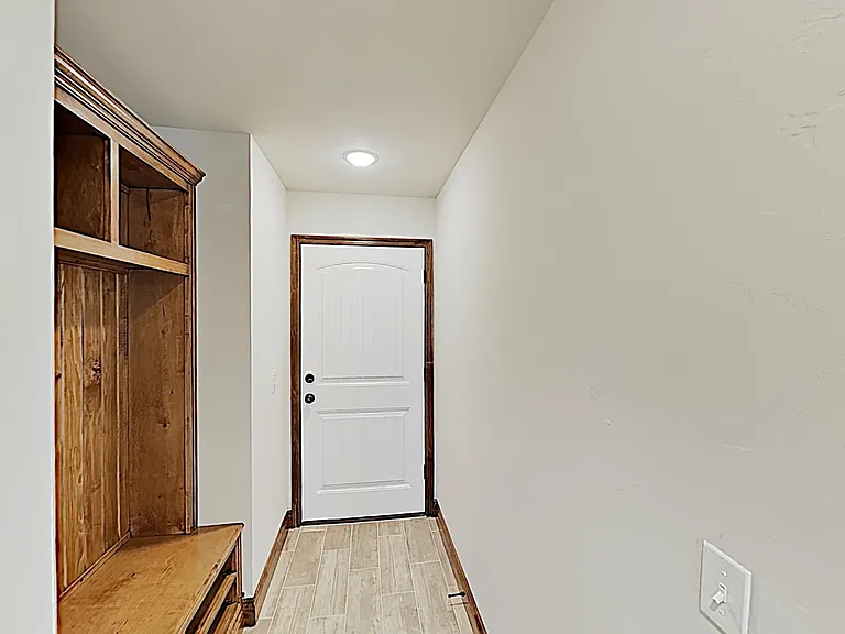 404 Charles Ct — Photo 18