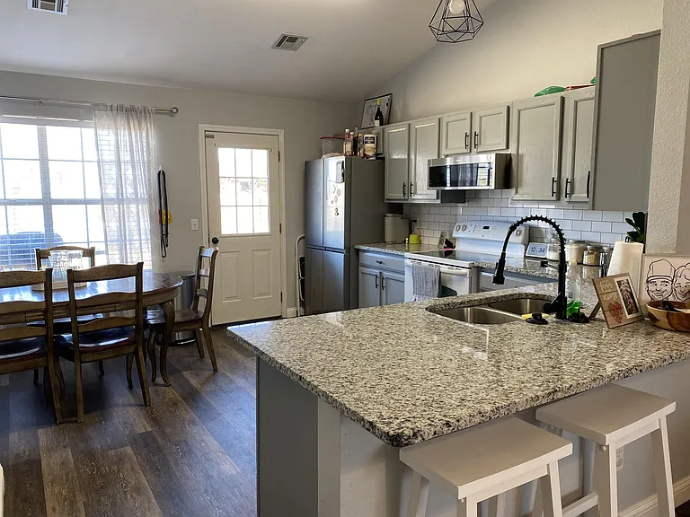 909 N Windermere Dr — Photo 19