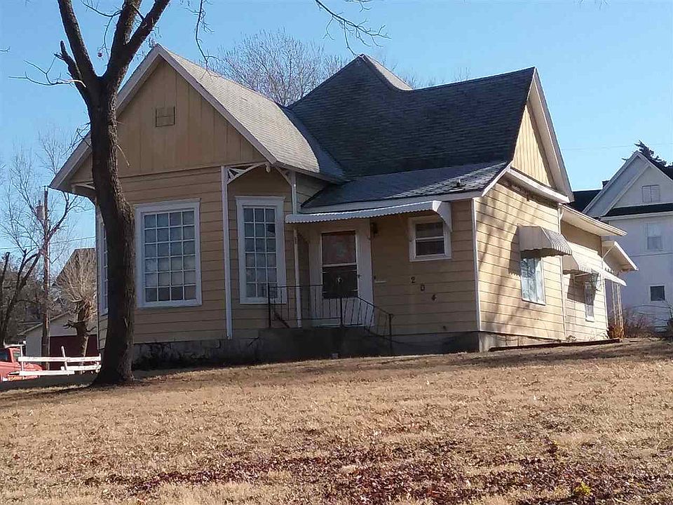 1st image of 204 N School St