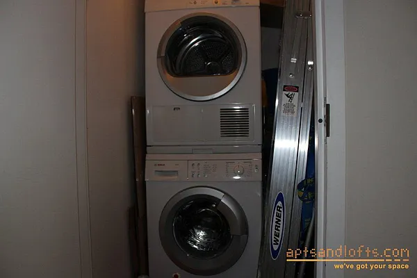 Rented by aptsandlofts.com | media 14