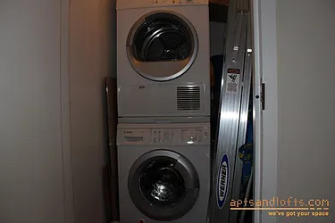 Rented by aptsandlofts.com