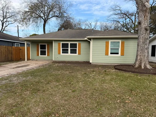 1010 15th Ave N, Texas City, TX 77590