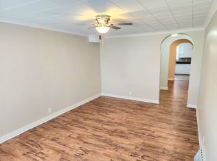 400 7th St APT 2, Baraboo, WI 53913