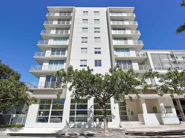 Riverview One Apartments — Photo 25