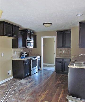 4th image of 230 Fox Mdw Lot 230