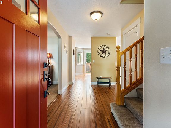 4th image of 3304 NE 165th Ave