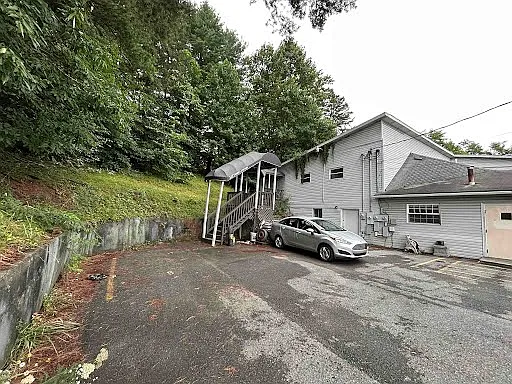 3677 Robert C Byrd Dr — Photo 4