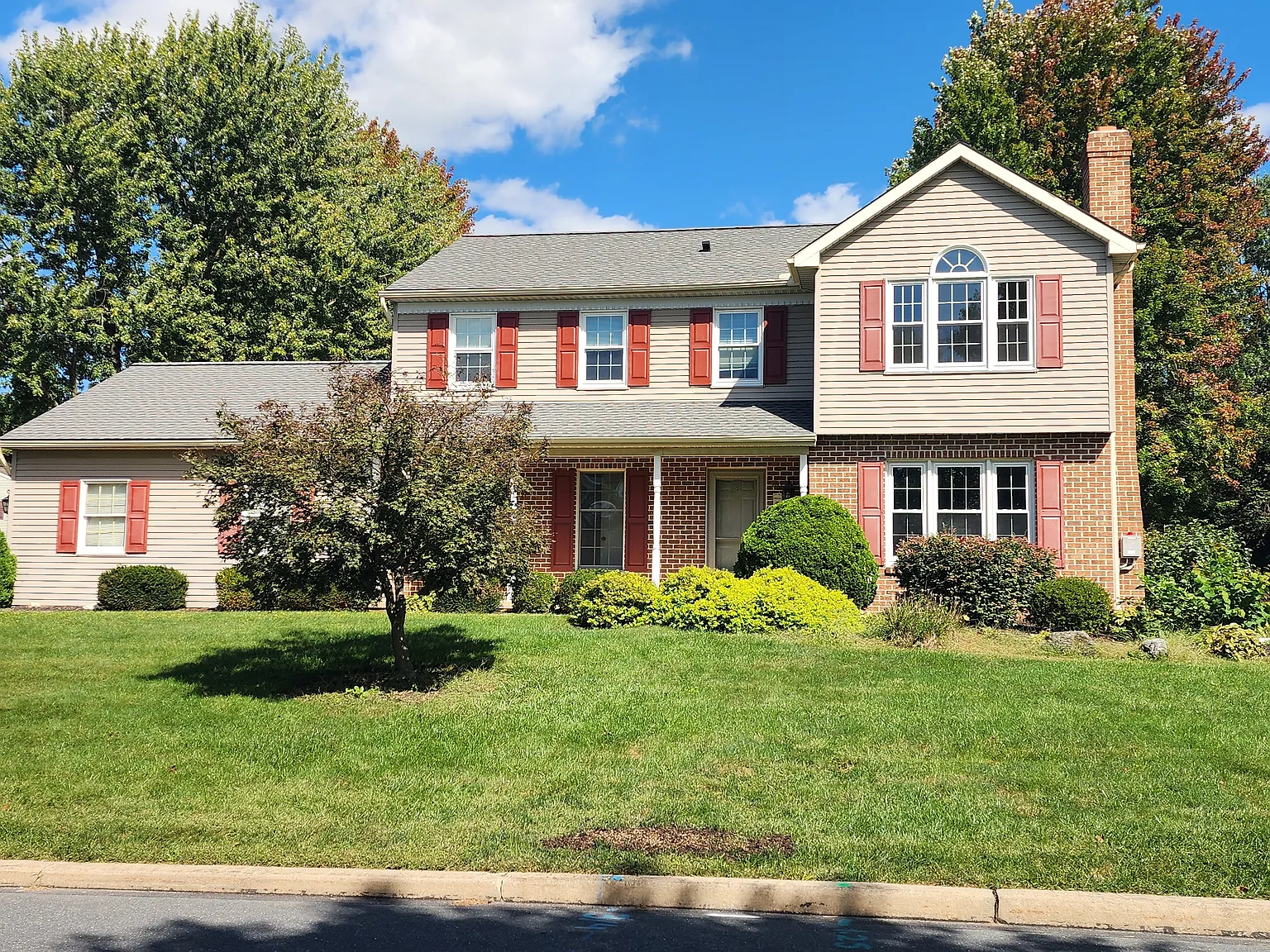 Edgewood Dr, Lititz — Photo 1