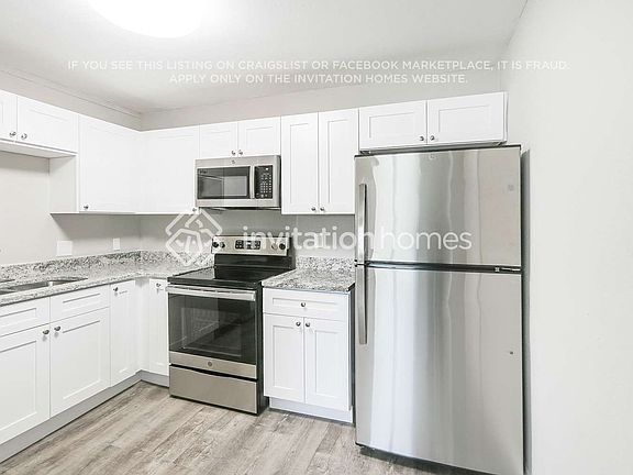 4th image of 2481 Quebec Ave S
