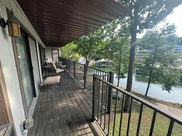 42 Tennis Ln #17-1B, Lake Ozark, MO 65049