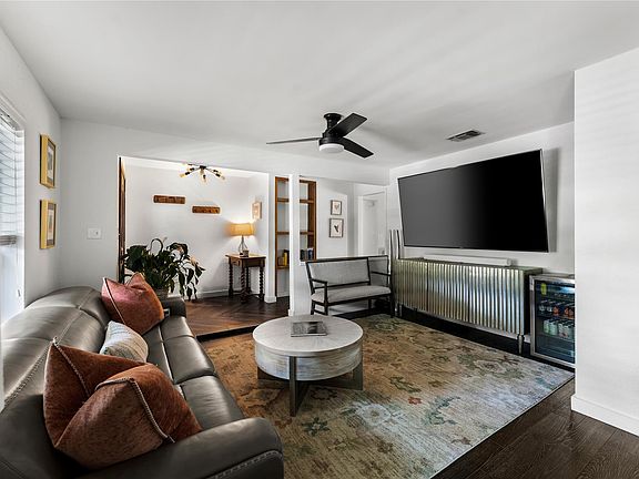 3rd image of 2408 Shiloh Dr