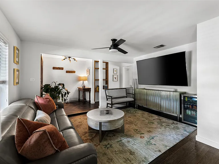 2408 Shiloh Dr — Photo 3