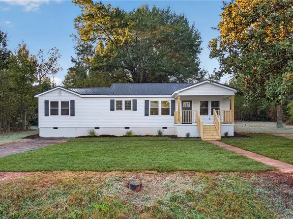 1004 Jones Ave, Seneca, SC 29678
