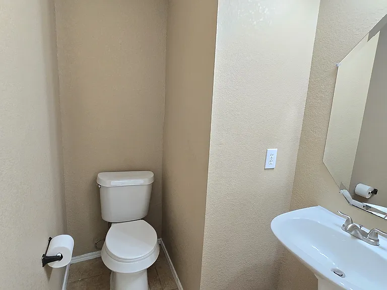 4512 Saddlebrook Dr — Photo 9