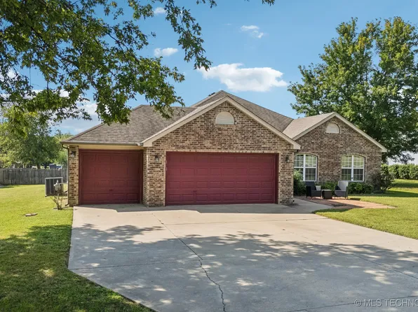 8826 E 105th St N, Owasso, OK 74055
