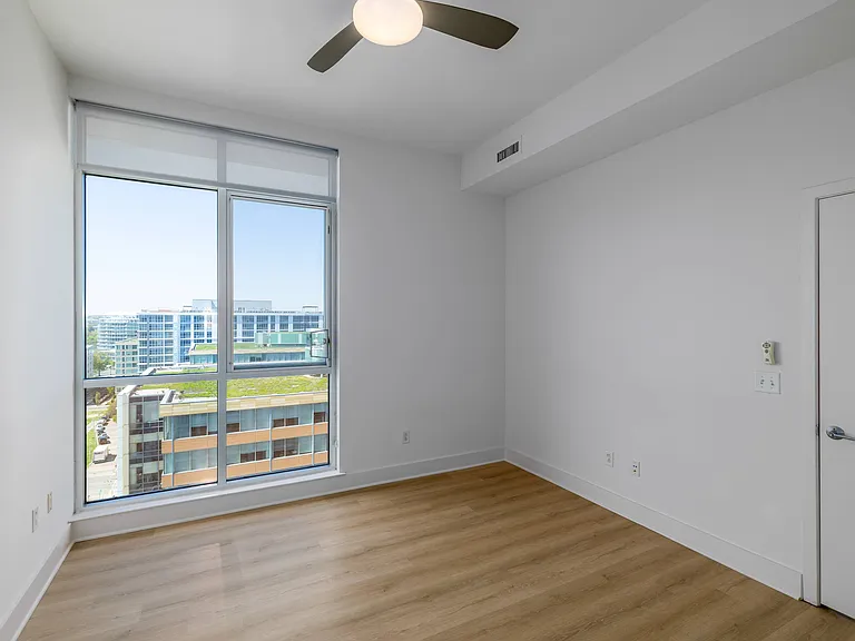 Bedroom at Leo