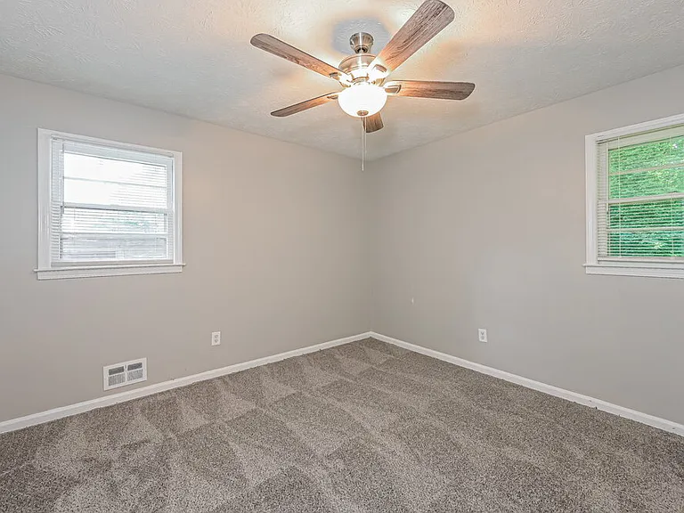 355 Arcadia Pl — Photo 9
