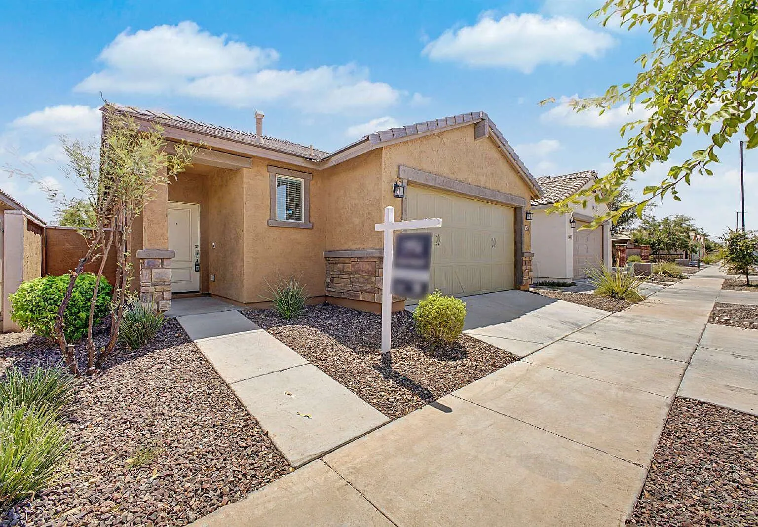 3 bed, 2.0 bath, 1465 sqft, $1,950 — Photo 2