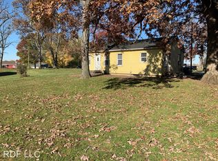 3421 Valley Dr, Le Claire, IA 52753