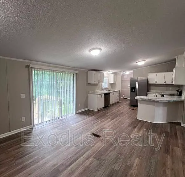 118 Sean Ln — Photo 32