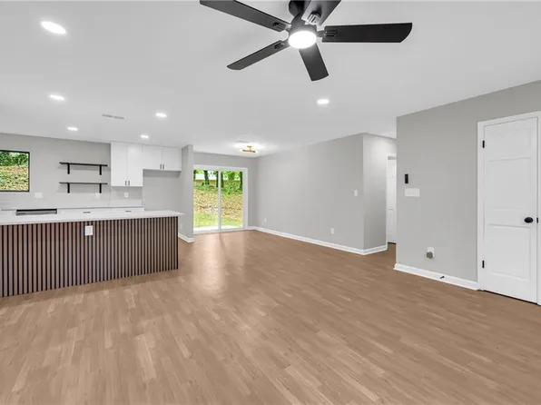 1829 Herringbone Holw, Lithonia, GA 30058