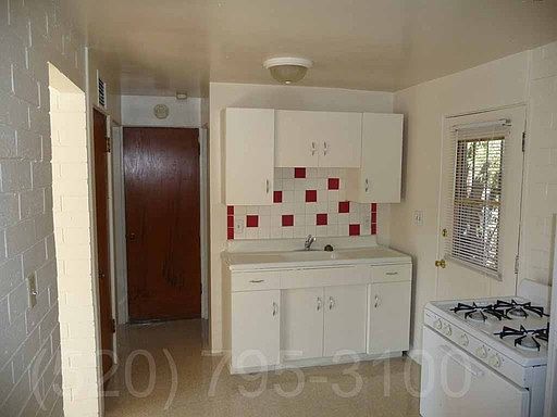 5th image of 3344 E Bellevue St Unit B