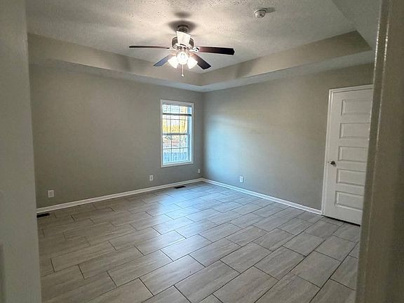 5th image of 104 Doak St