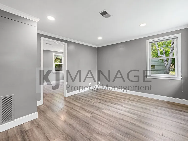 21730 Middlebelt Rd #B — Photo 6