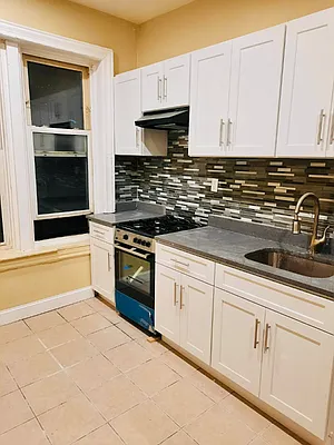 Rented by Chantior Real Estate LLC | media 8