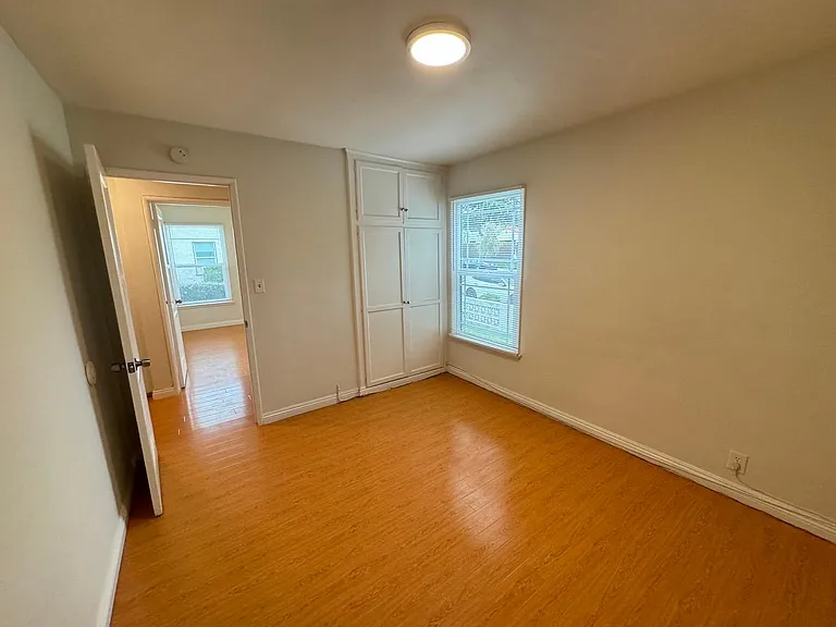 835 Bay St #1 — Photo 24